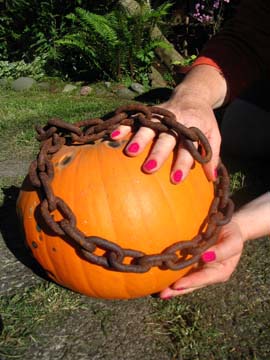 Chained pumpkin